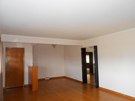 2nd image of 37 Meadowlark Ln