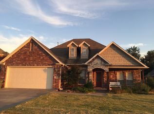 4257 E Oakmont Dr, Fayetteville, AR 72701