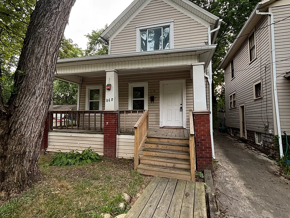 168 Roswell St