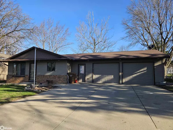 621 Alta Vista Dr, Carroll, IA 51401