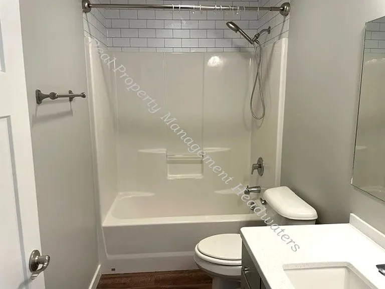 4747 Shore View Rd — Photo 9