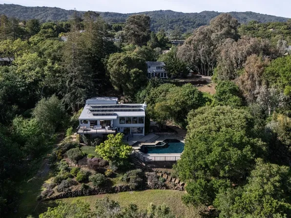 10669 Magdalena Rd, Los Altos Hills, CA 94024