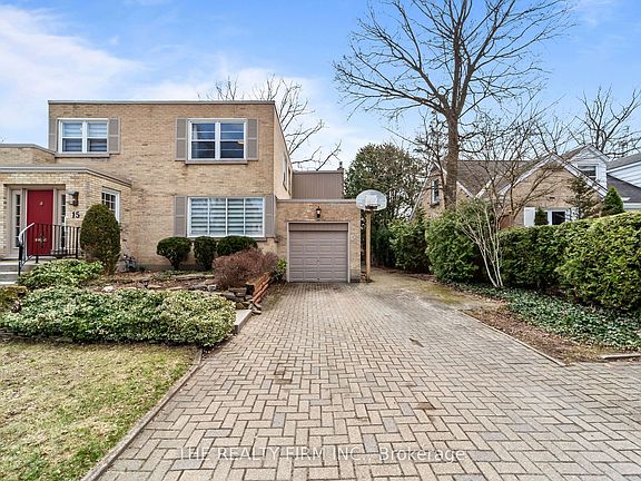 5th image of 15 Mayfair Dr