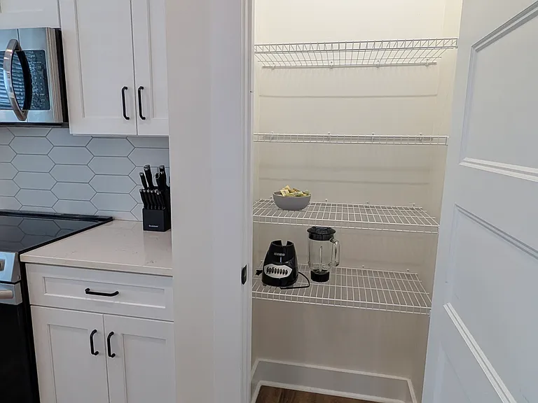 202 S Hancock St — Photo 6