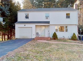 89 Farmstead Rd, East Hartford, CT 06118