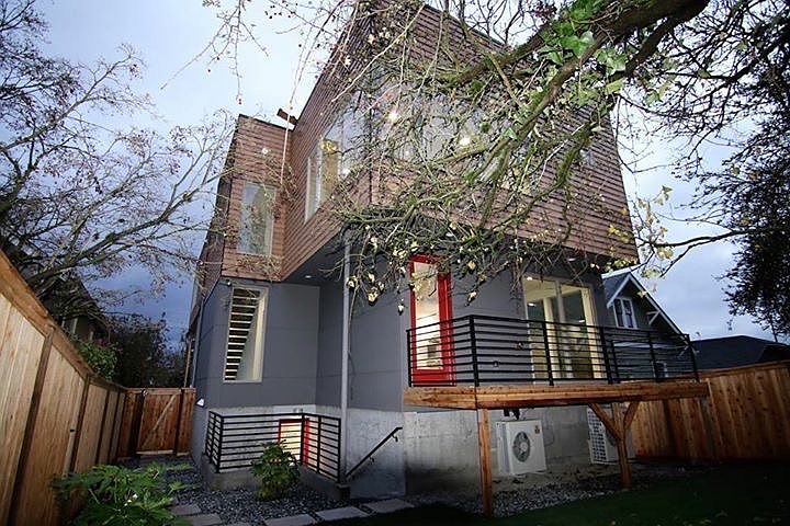 2nd image of 403 NE 60th St