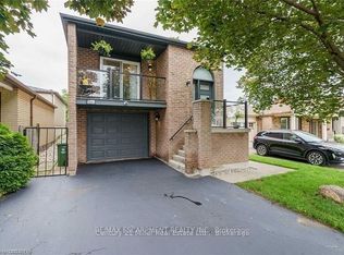 102 Garden Cres, Hamilton, ON L8V 4T4
