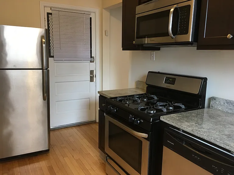 2316 W Granville Ave #3 — Photo 5