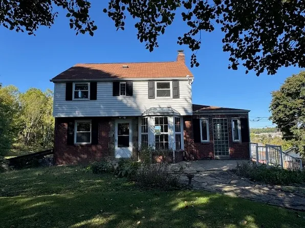 823 W Newton Rd, Greensburg, PA 15601