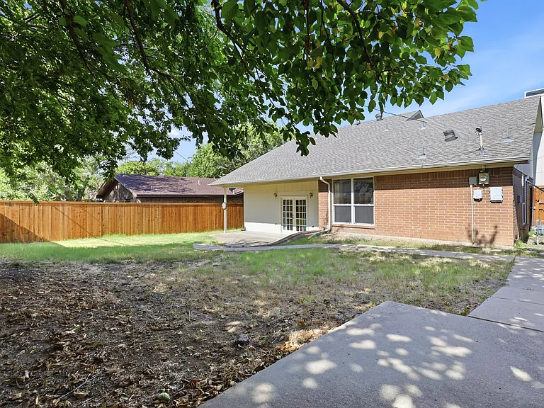 8782 Marilyn Dr — Photo 25