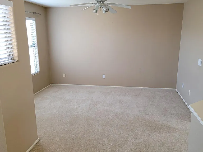 3618 E Potter Dr — Photo 2