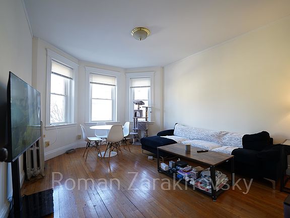 4th image of 14 Orkney Rd APT 41
