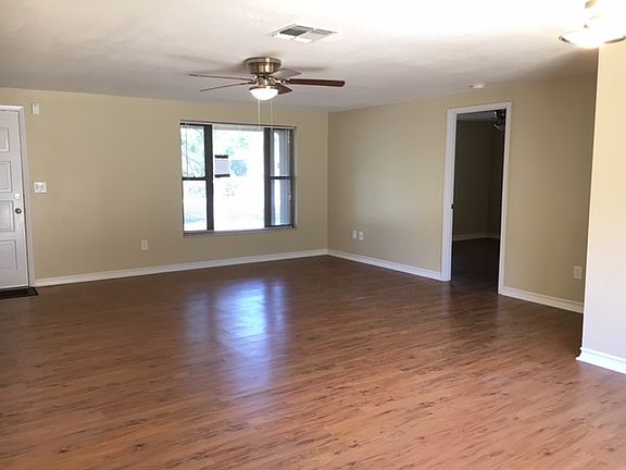 3rd image of 1604 Lowry Ave