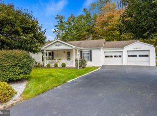 1054 Hemlock Cir, Manheim, PA 17545