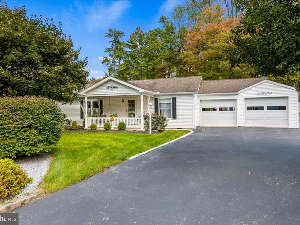 1054 Hemlock Cir, Manheim, PA 17545