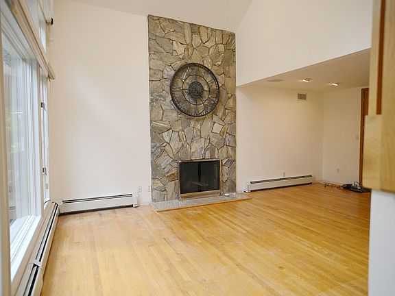 4th image of 1033 Harvard Pl