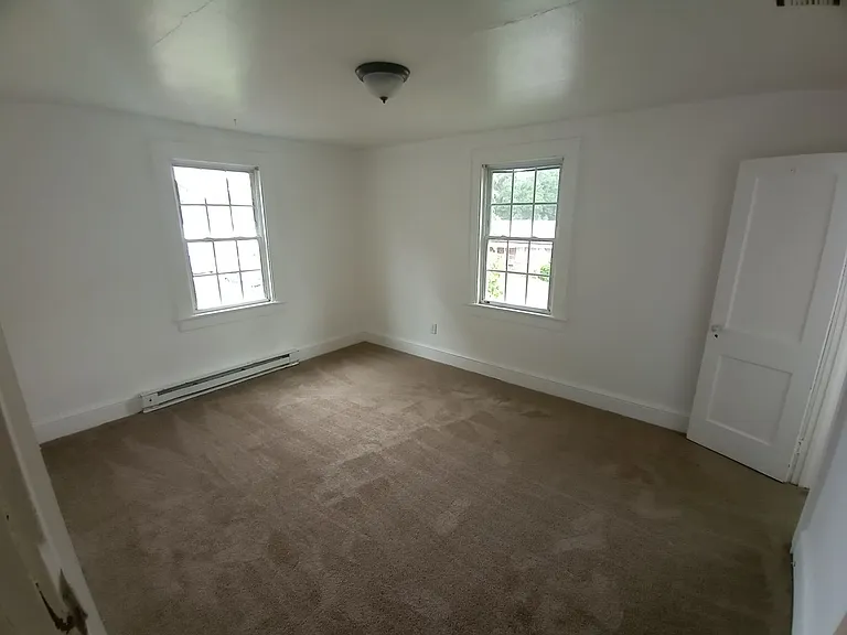 840 Orville Ave — Photo 14