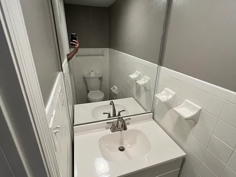 429 Westwood Dr #4 — Photo 15