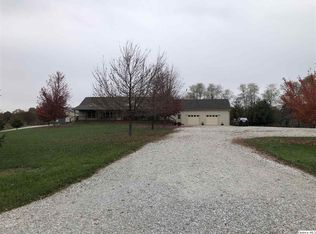 969 450e St, Timewell, IL 62375
