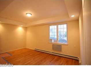 15 Cuttermill Rd, Great Neck, NY 11021