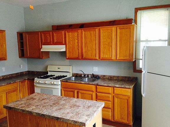 3rd image of 125 W Grand River Ave APT 1