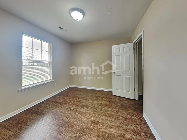 414 Woodford Way — Photo 16