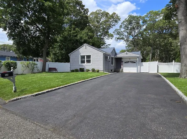 33 Thorne Street, Lake Ronkonkoma, NY 11779
