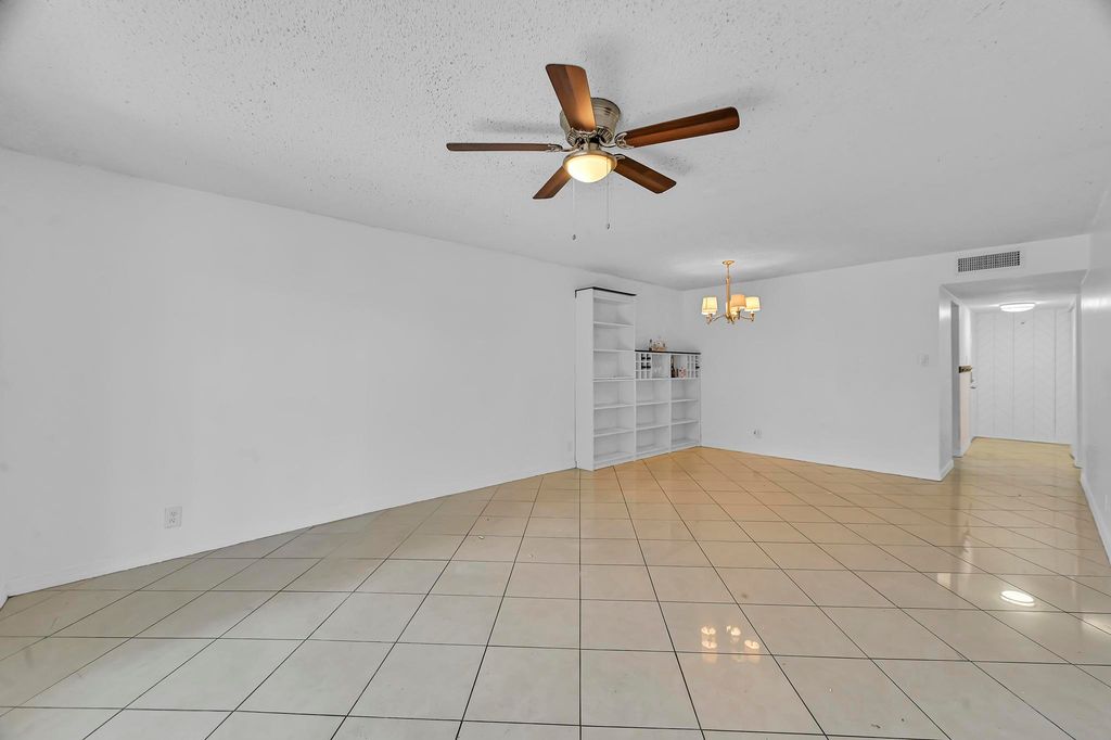 134 S Cypress Road #425, photo 5