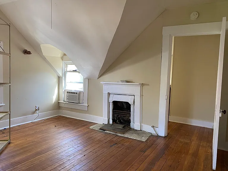 310 Steele St — Photo 13