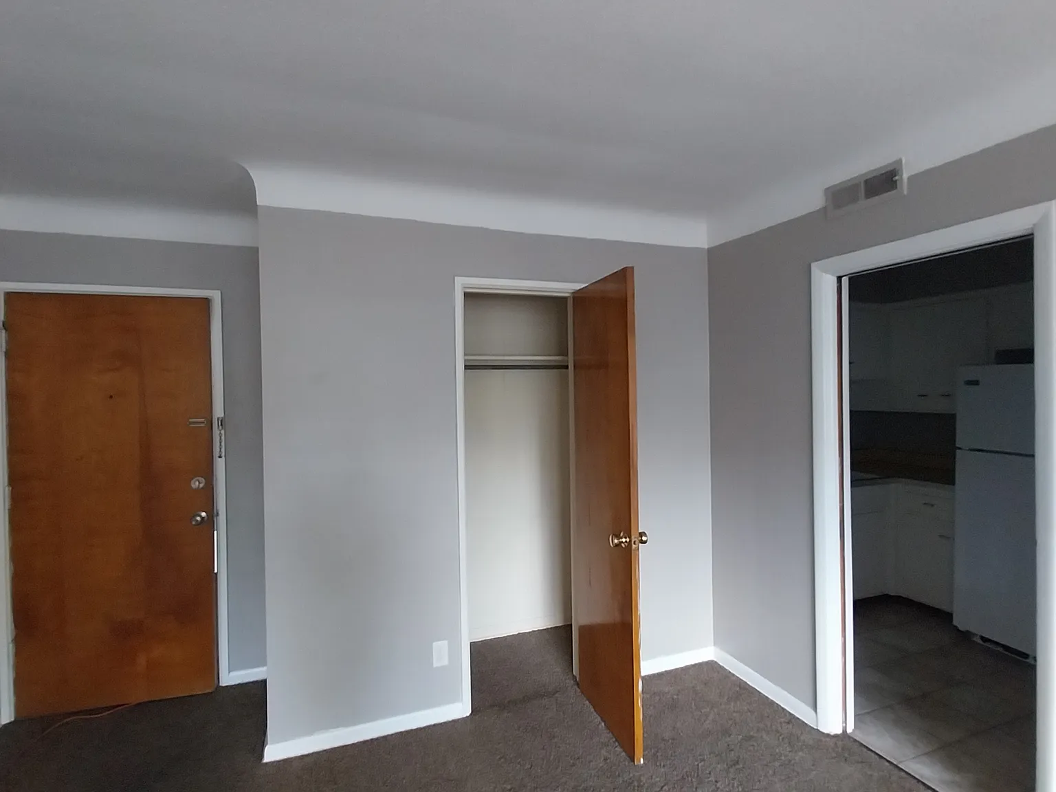 17808 Lakeshore Boulevard — Photo 4