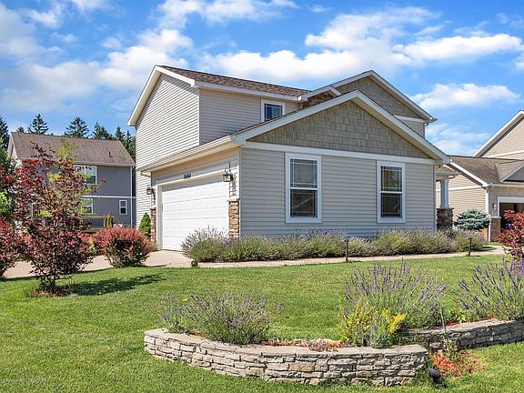 2nd image of 16464 Tres Beau Ln