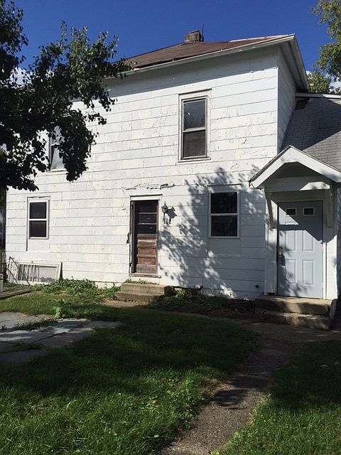 1st image of 162 W Main St