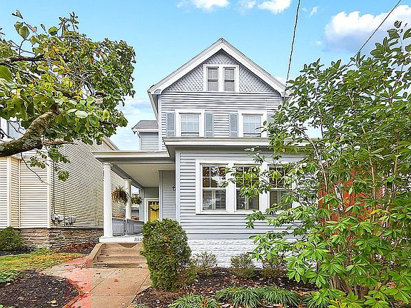 2nd image of 3535 Vista Ave