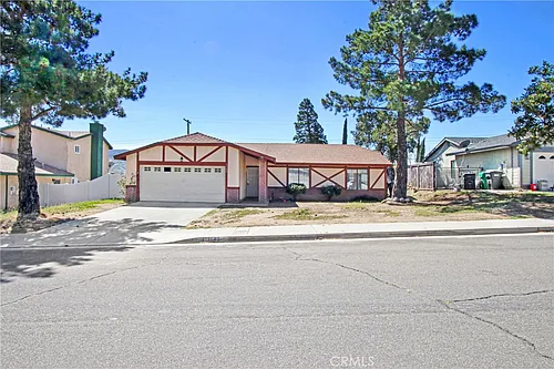 1142 W King St Photo 1