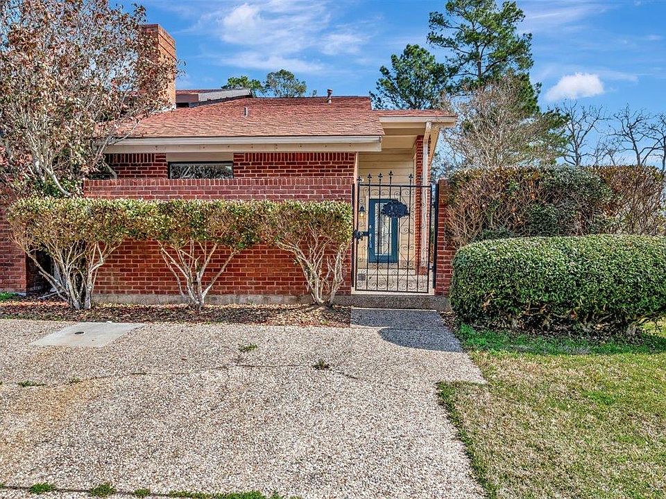 1st image of 905 Augusta Dr