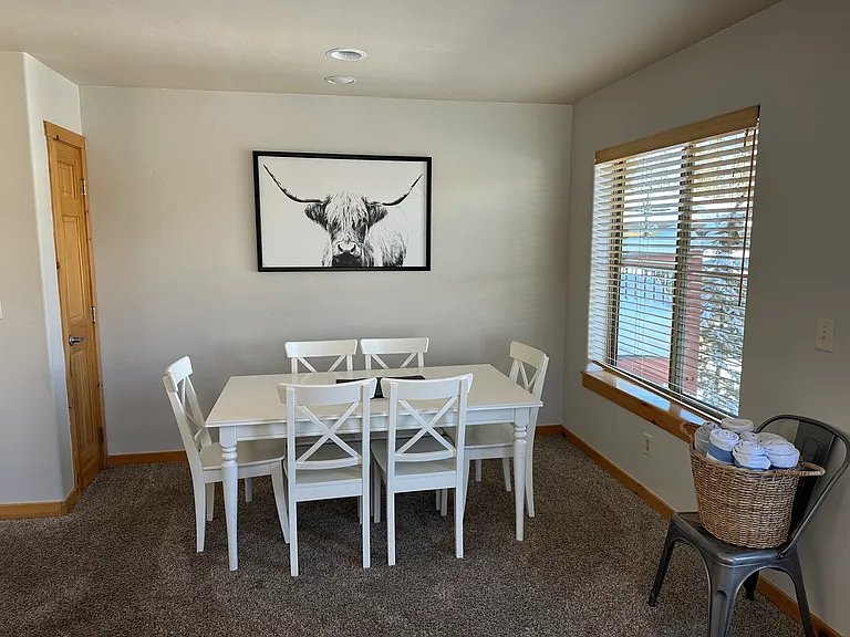 424 Wolf Park Ln — Photo 3