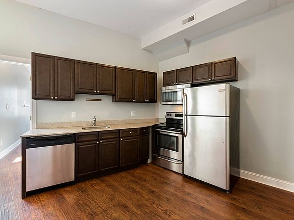 5th image of 2476 Frankford Ave #3