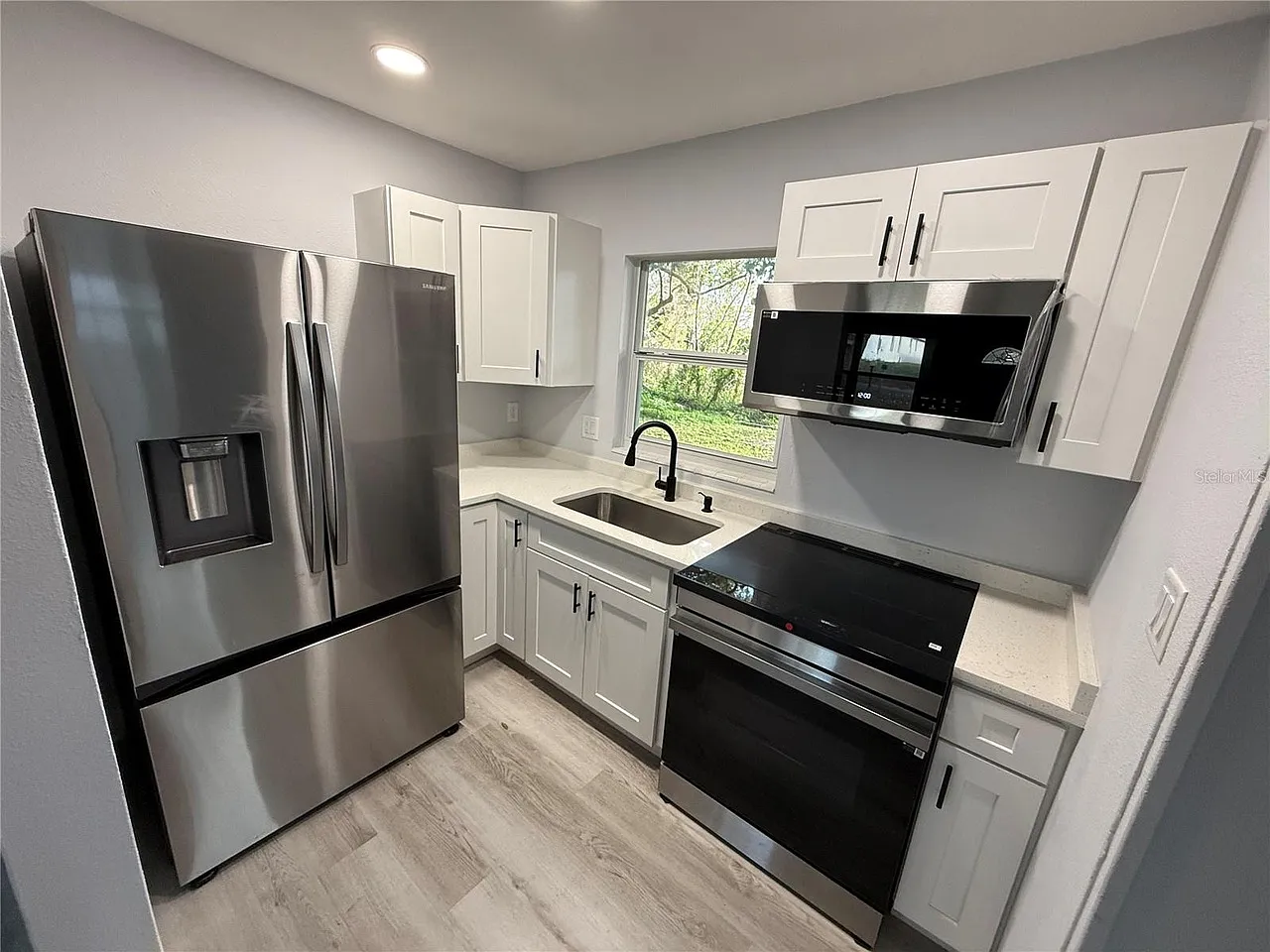 3 bed, 780 sqft, $1,700 — Photo 4