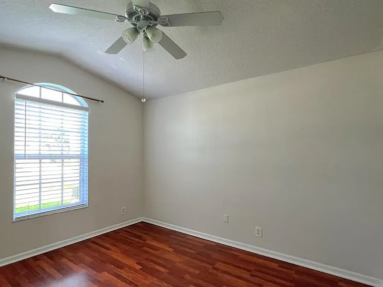 6411 Mullin St — Photo 11