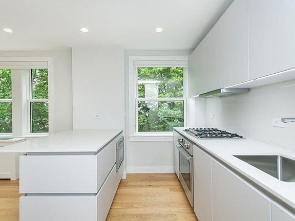 4th image of 123 Highland Ave #2062342