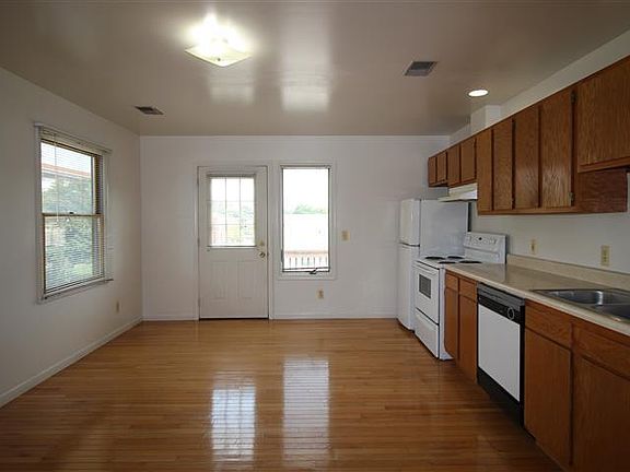 2nd image of 217 W Cross St APT 4