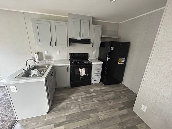4th image of 64 McCewen St