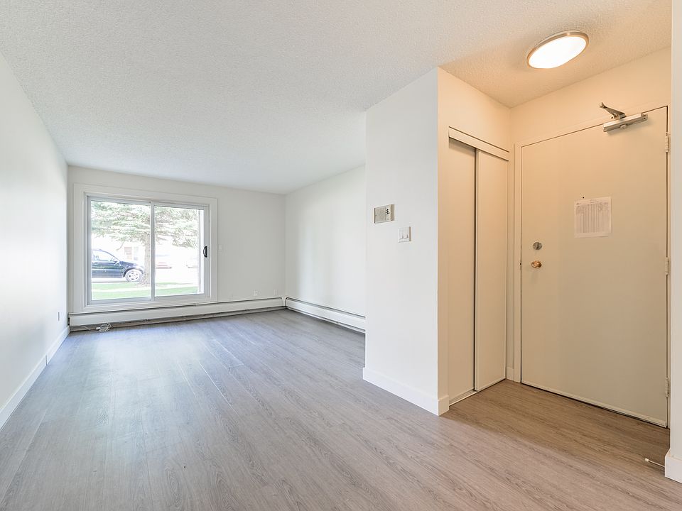 15123 45th Ave NW, Edmonton, AB T6H 5K8 | Zillow