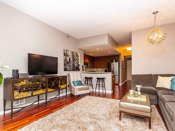 5th image of 160 E Illinois St APT 2206