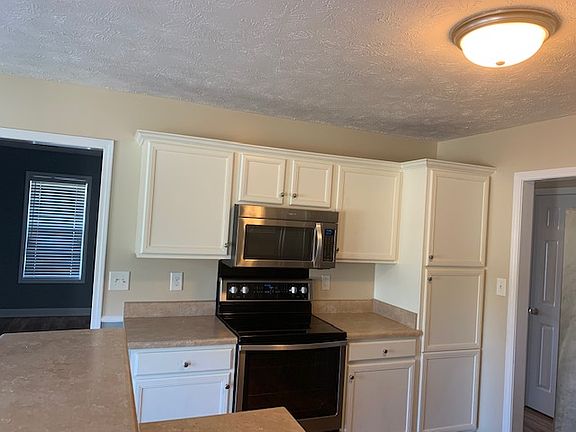 3rd image of 541 Driftwood Ln