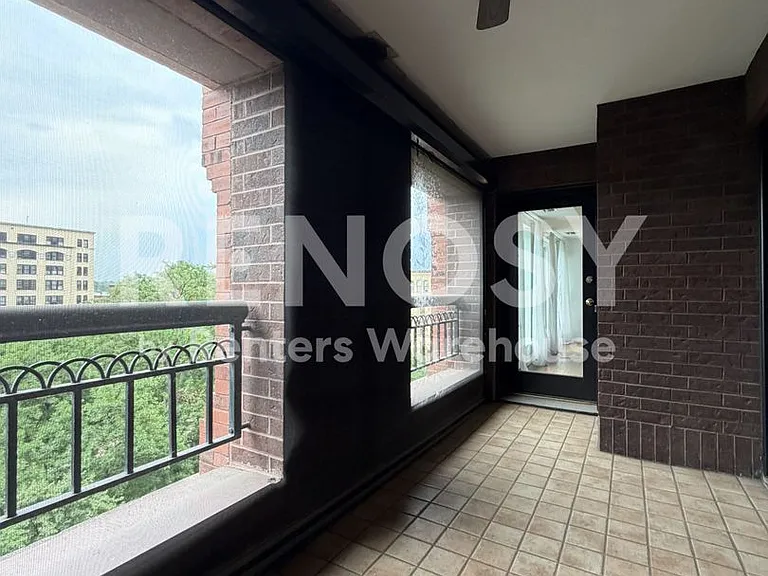 198 6th St E #501 — Photo 22