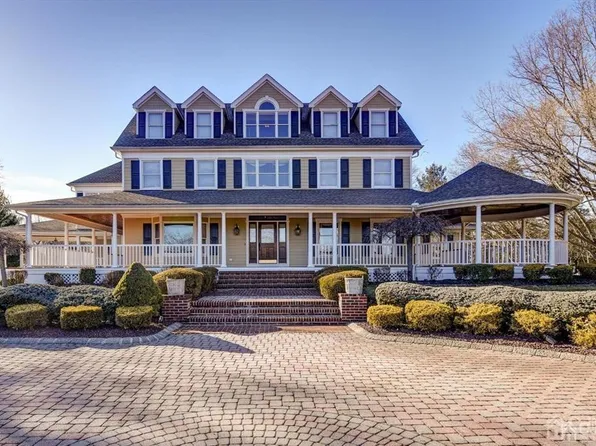 87 Middletown Rd, Holmdel, NJ 07733