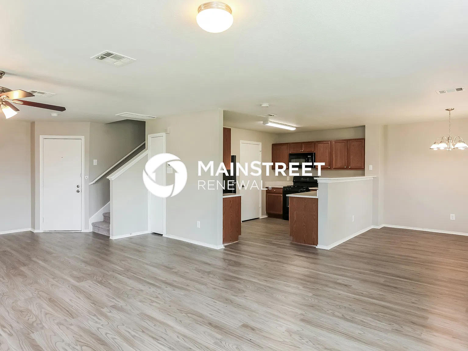 2902 Candleside Dr — Photo 3