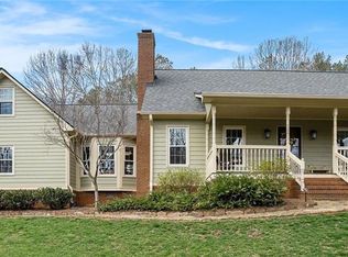 5239 Clinchem Falls Dr, Flowery Branch, GA 30542