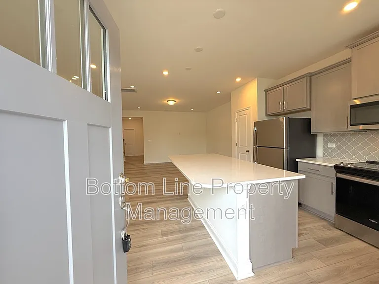 1520 Cedar Tree Dr — Photo 2